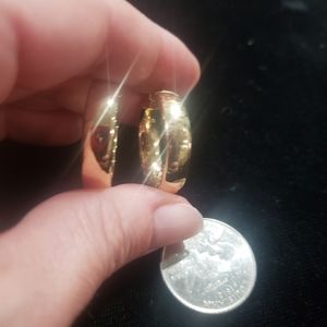 14K yellow gold hoop earrings